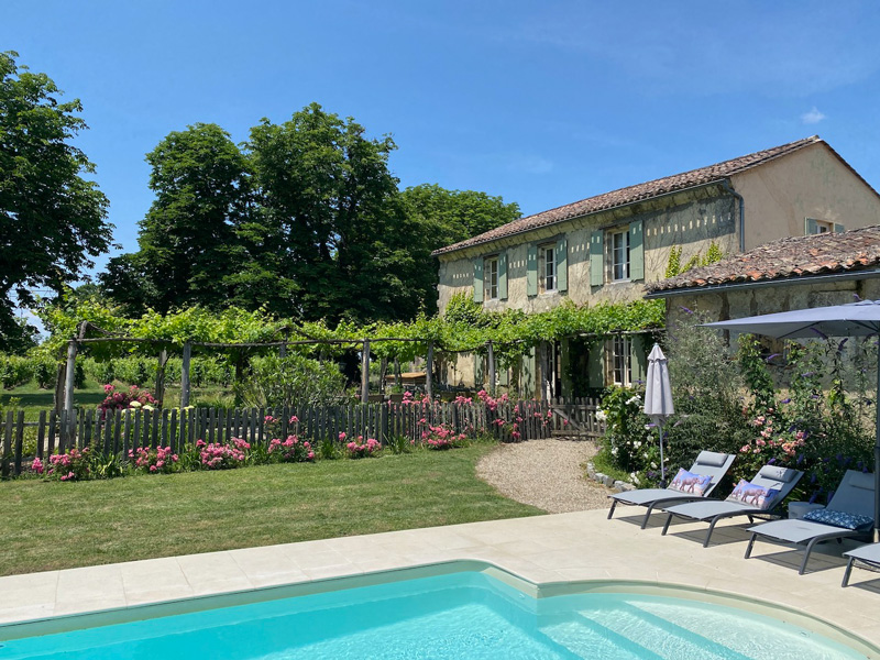 Country house 5 bedrooms + pool 10 minutes from Bordeaux Reviews